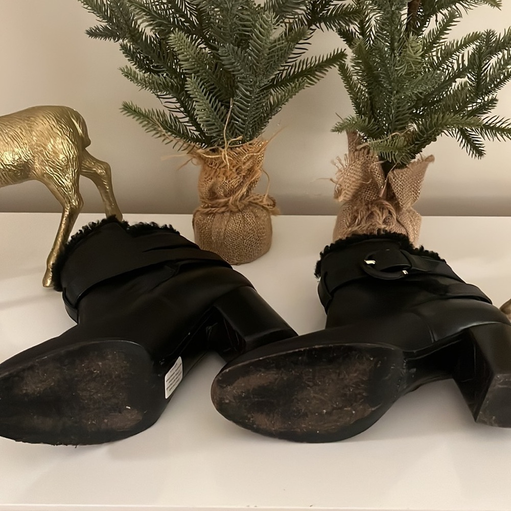BURBERRY black leather booties 🔥🔥🔥 - Picture 2 of 15